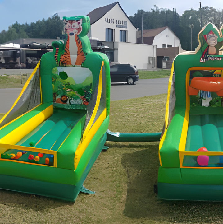 Le Carnaval party, deux jeux de lancer gonflables verts et jaunes